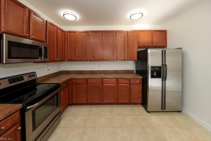 Photo 10 of 34 residential for sale in Chesapeake virginia