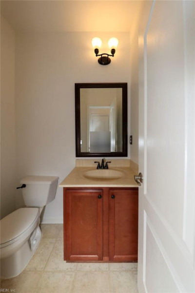 Photo 16 of 34 residential for sale in Chesapeake virginia