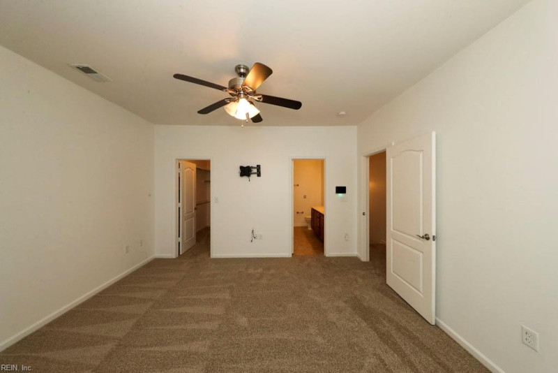 Photo 18 of 34 residential for sale in Chesapeake virginia