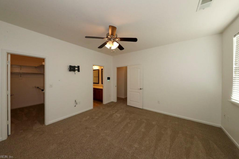 Photo 19 of 34 residential for sale in Chesapeake virginia