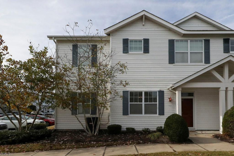 Photo 2 of 34 residential for sale in Chesapeake virginia