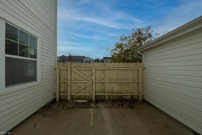 Photo 32 of 34 residential for sale in Chesapeake virginia