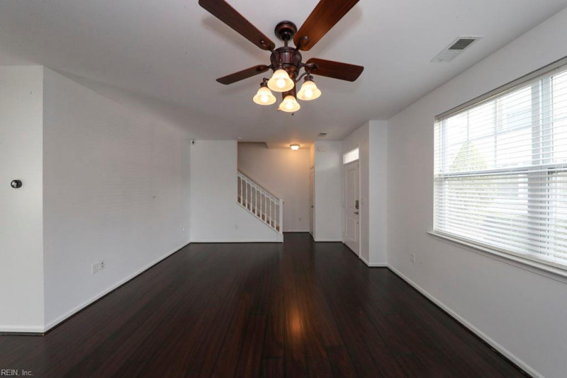 Photo 5 of 34 residential for sale in Chesapeake virginia