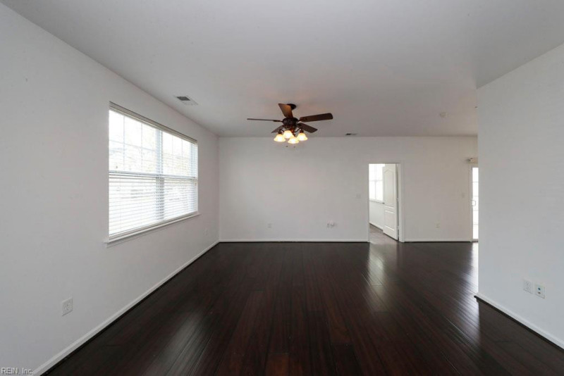 Photo 6 of 34 residential for sale in Chesapeake virginia