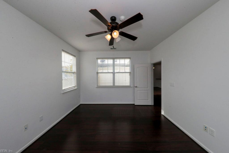 Photo 9 of 34 residential for sale in Chesapeake virginia