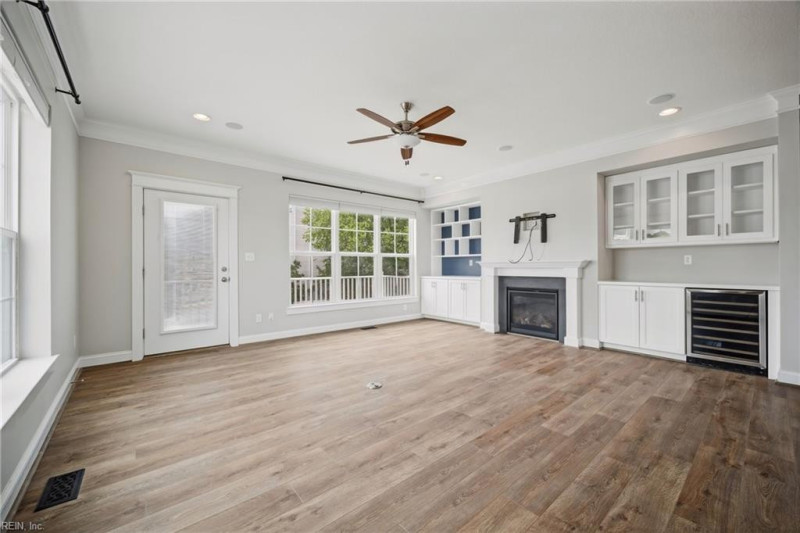 Photo 12 of 42 residential for sale in Virginia Beach virginia