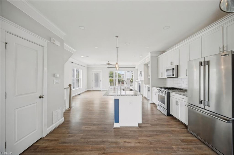 Photo 14 of 42 residential for sale in Virginia Beach virginia