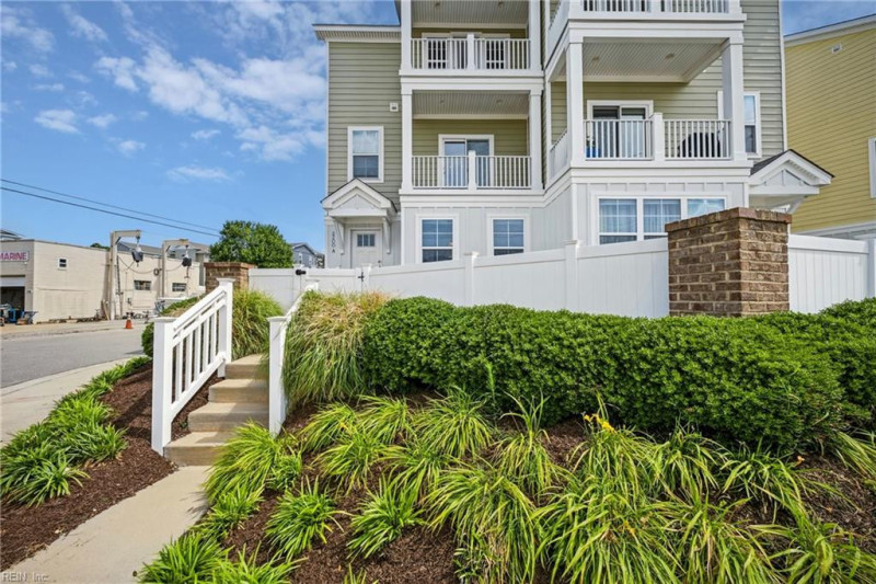 Photo 2 of 42 residential for sale in Virginia Beach virginia