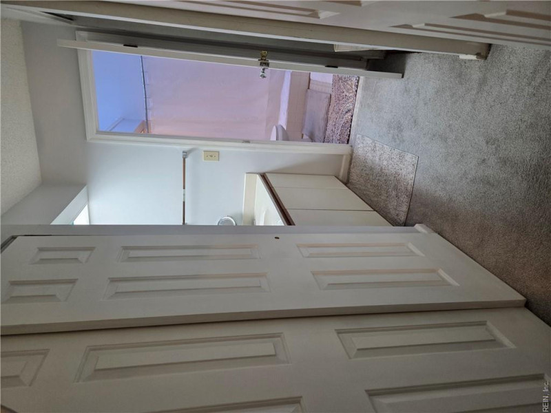 Photo 18 of 28 residential for sale in Chesapeake virginia