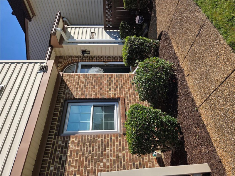 Photo 2 of 28 residential for sale in Chesapeake virginia