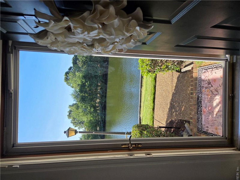 Photo 4 of 28 residential for sale in Chesapeake virginia