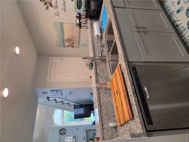 Photo 8 of 28 residential for sale in Chesapeake virginia