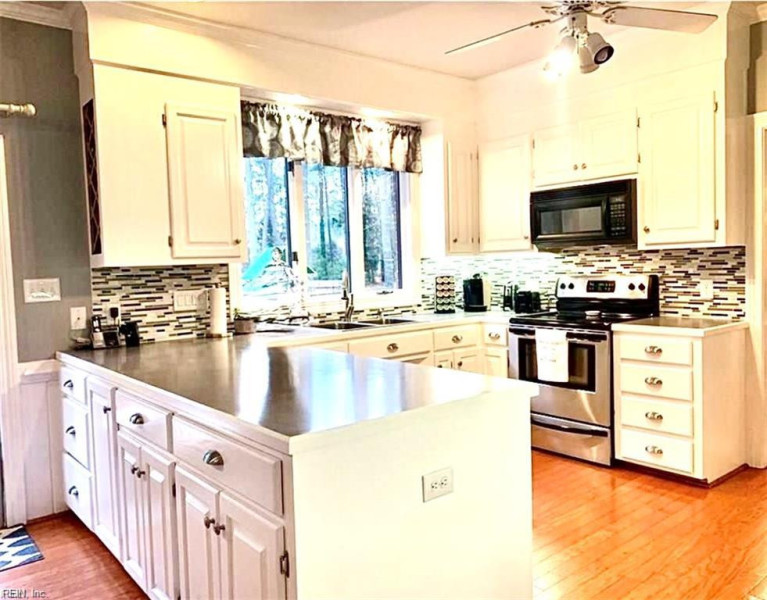Photo 4 of 20 residential for sale in Franklin virginia