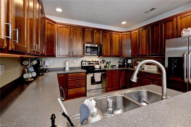 Photo 8 of 47 residential for sale in James City County virginia