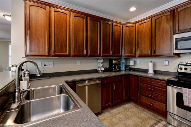 Photo 9 of 47 residential for sale in James City County virginia