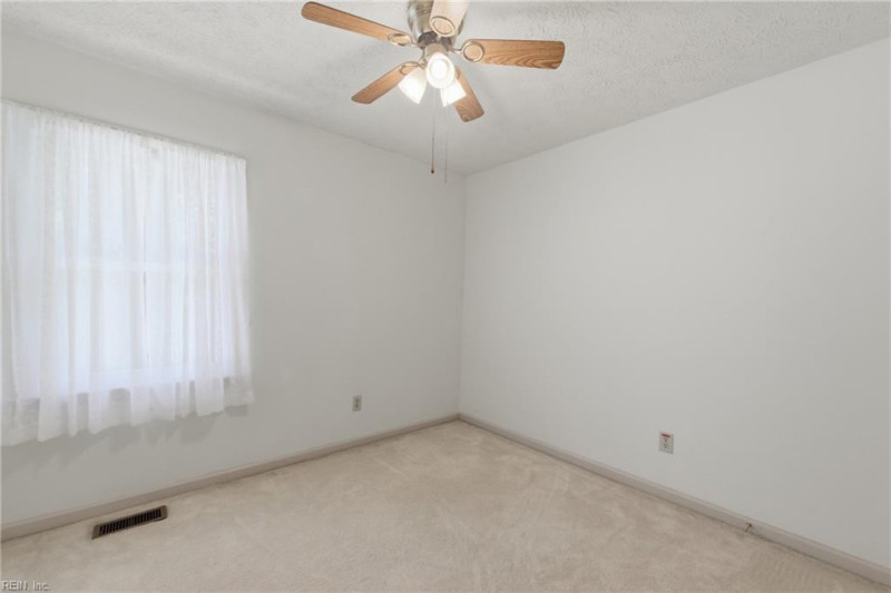 Photo 14 of 49 residential for sale in Hampton virginia