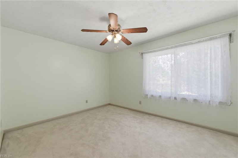 Photo 17 of 49 residential for sale in Hampton virginia