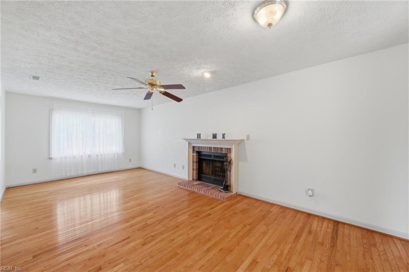 Photo 3 of 49 residential for sale in Hampton virginia