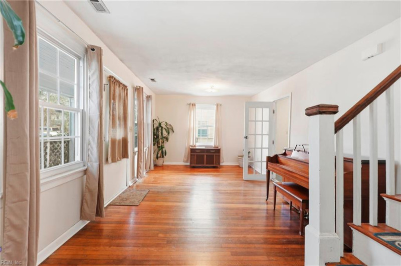 Photo 6 of 50 residential for sale in Portsmouth virginia