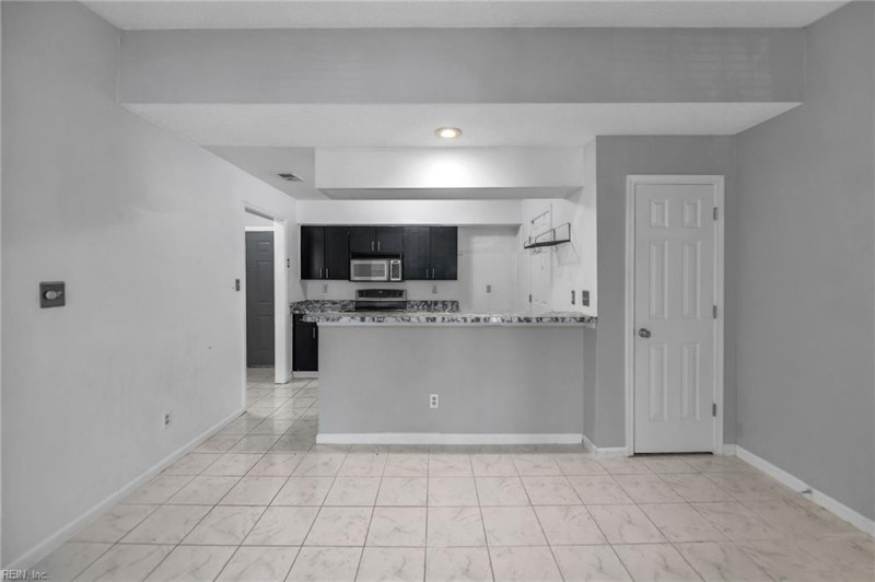 Photo 10 of 26 residential for sale in Chesapeake virginia