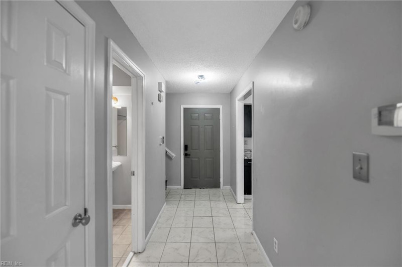 Photo 12 of 26 residential for sale in Chesapeake virginia