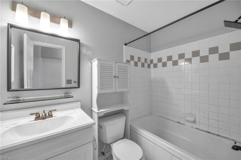 Photo 23 of 26 residential for sale in Chesapeake virginia