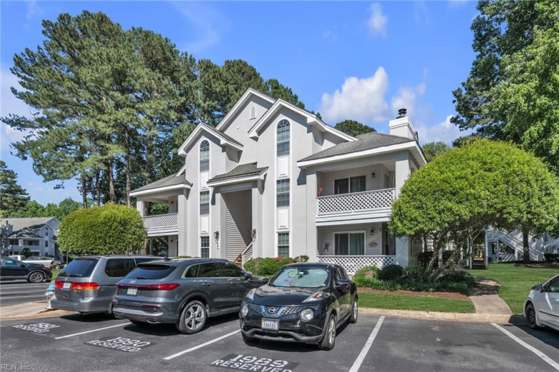 Photo 4 of 26 residential for sale in Chesapeake virginia