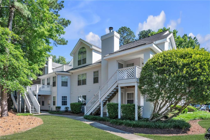 Photo 6 of 26 residential for sale in Chesapeake virginia
