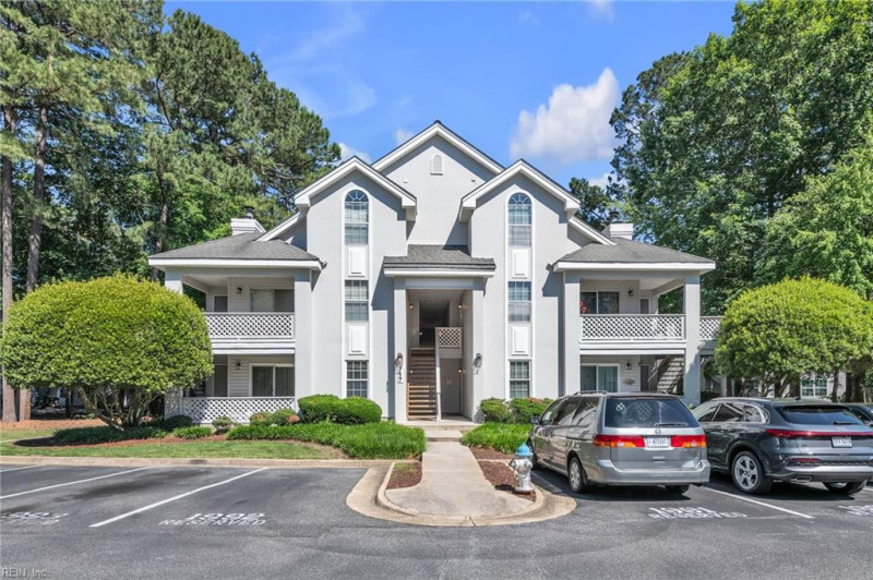 Photo 7 of 26 residential for sale in Chesapeake virginia