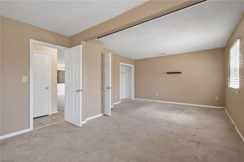 Photo 13 of 28 residential for sale in Virginia Beach virginia