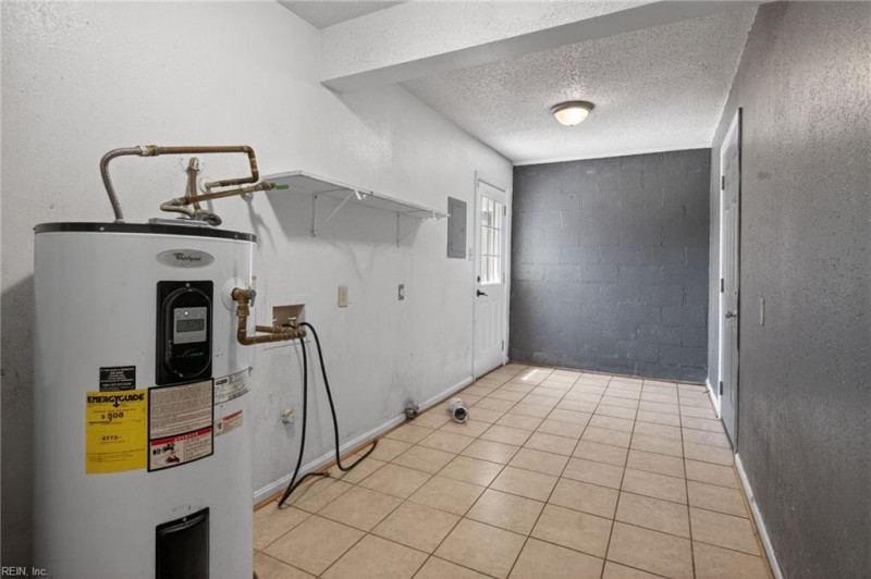 Photo 17 of 28 residential for sale in Virginia Beach virginia