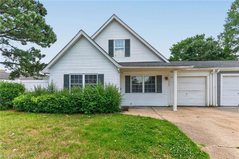 Photo 2 of 28 residential for sale in Virginia Beach virginia
