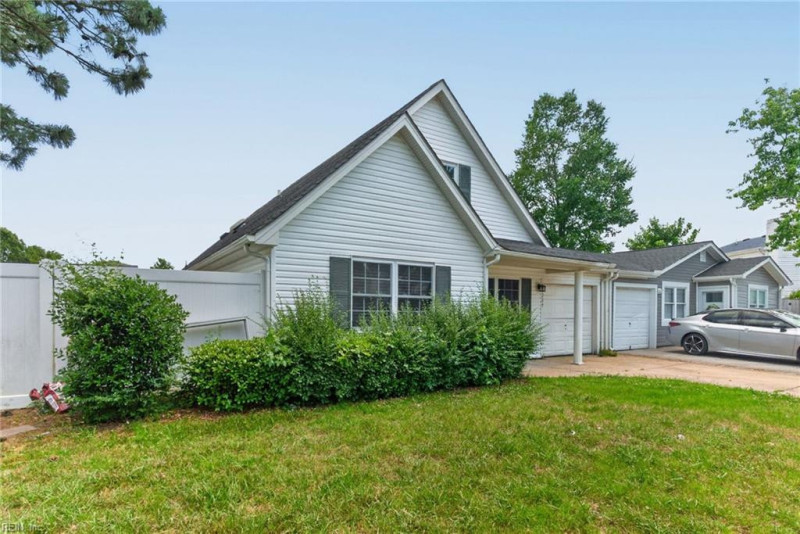 Photo 3 of 28 residential for sale in Virginia Beach virginia