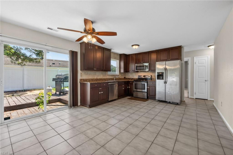 Photo 7 of 28 residential for sale in Virginia Beach virginia