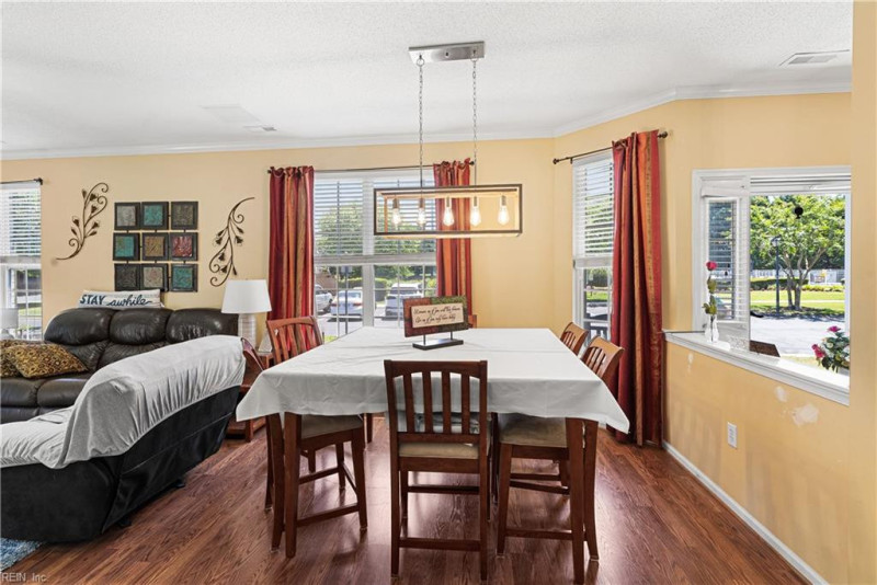 Photo 14 of 45 residential for sale in Chesapeake virginia