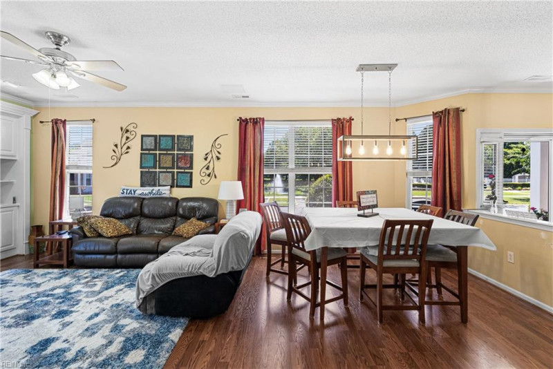 Photo 16 of 45 residential for sale in Chesapeake virginia