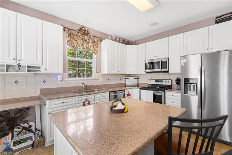 Photo 19 of 45 residential for sale in Chesapeake virginia