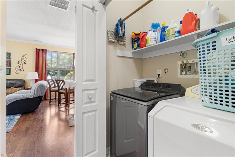 Photo 28 of 45 residential for sale in Chesapeake virginia