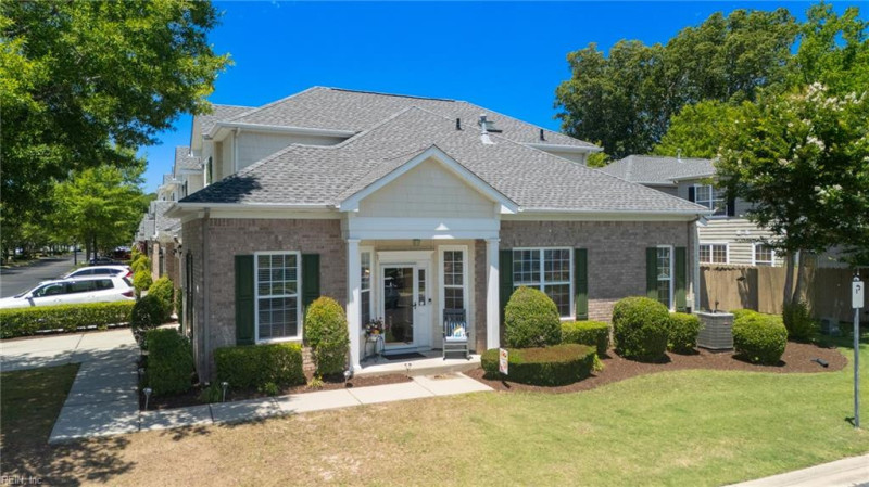 Photo 3 of 45 residential for sale in Chesapeake virginia