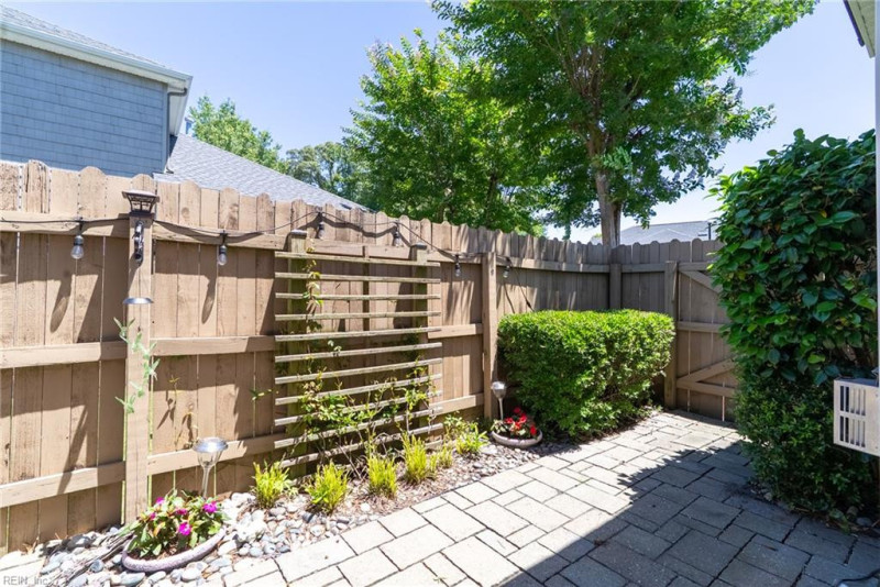 Photo 34 of 45 residential for sale in Chesapeake virginia