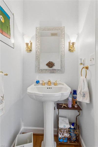 Photo 10 of 34 residential for sale in Hampton virginia