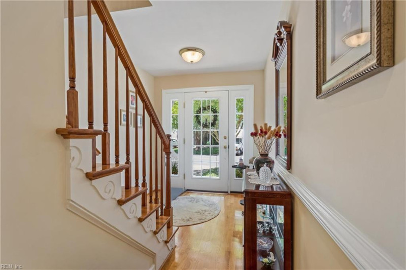 Photo 4 of 34 residential for sale in Hampton virginia