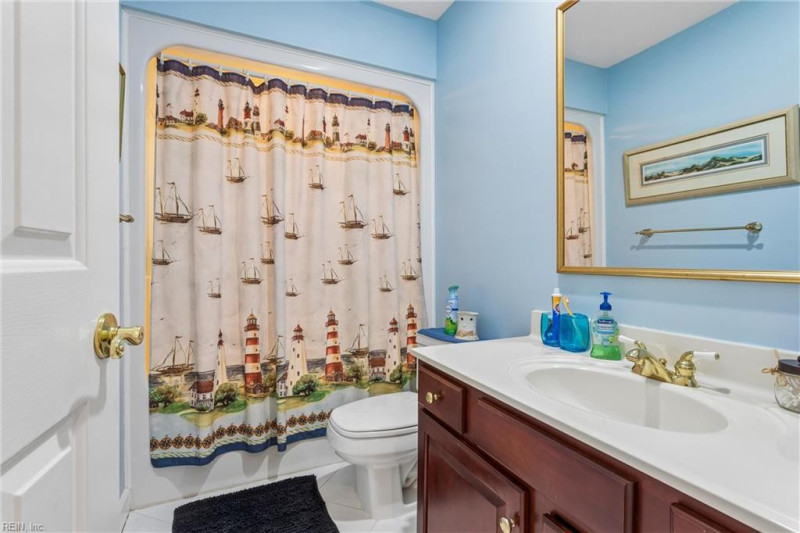 Photo 6 of 34 residential for sale in Hampton virginia