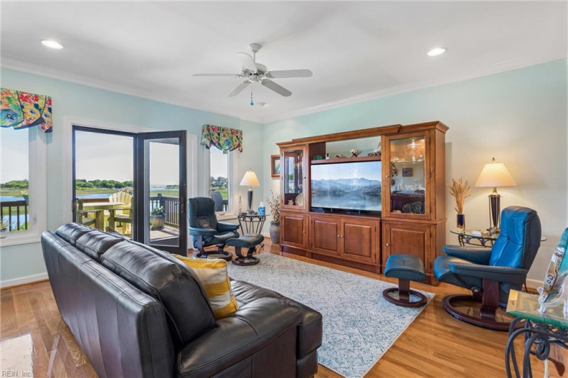 Photo 8 of 34 residential for sale in Hampton virginia