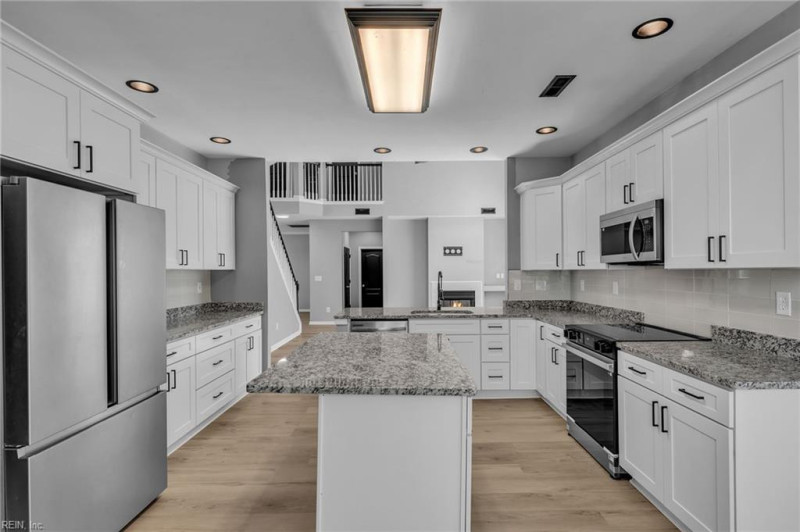 Photo 18 of 50 residential for sale in Chesapeake virginia