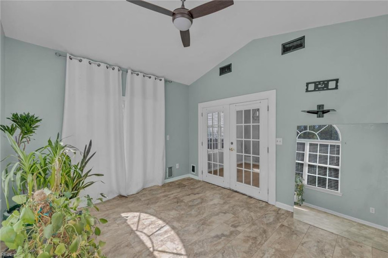 Photo 23 of 50 residential for sale in Chesapeake virginia