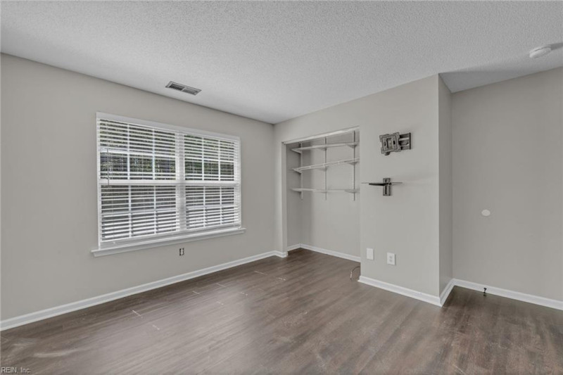 Photo 35 of 50 residential for sale in Chesapeake virginia