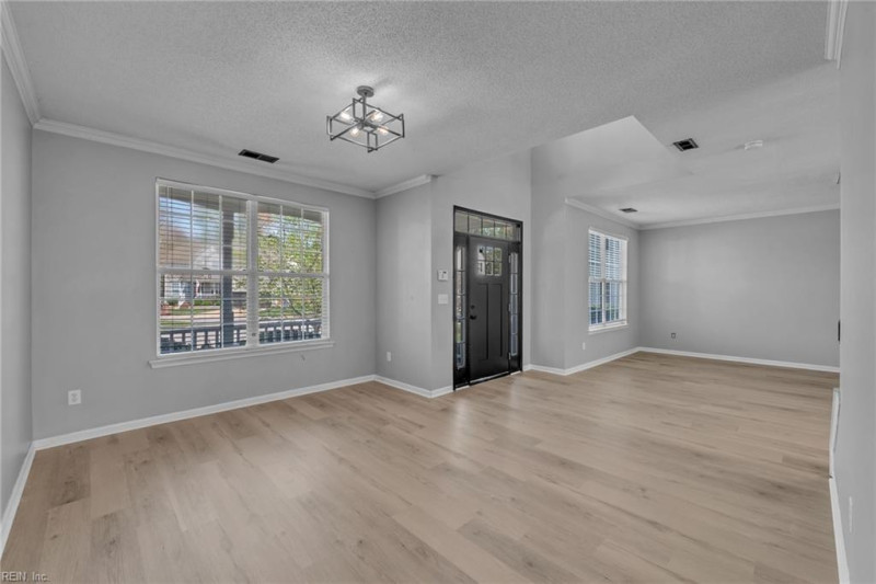 Photo 8 of 50 residential for sale in Chesapeake virginia