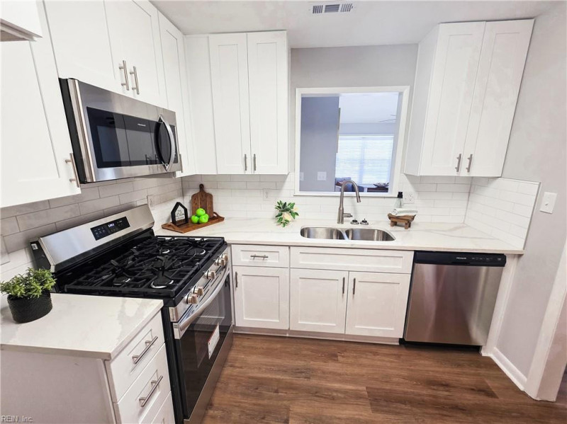 Photo 3 of 17 residential for sale in Hampton virginia Photo 3 of 17 residential for sale in Hampton virginia