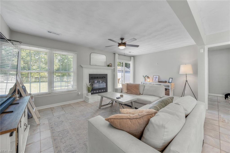 Photo 17 of 44 residential for sale in Virginia Beach virginia